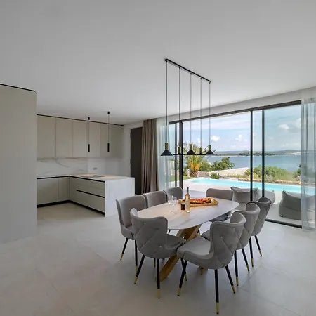 Casa vacanze Holiday Palms-1 By Interhome